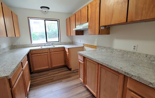 1 bed, 1.5 baths, 800 sqft, $1,445, Unit E6