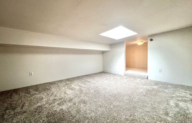 Studio, 1 bath, $1,350, Unit A321 1/2-3