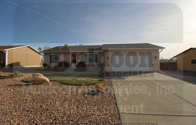 220 S Caddoa Dr