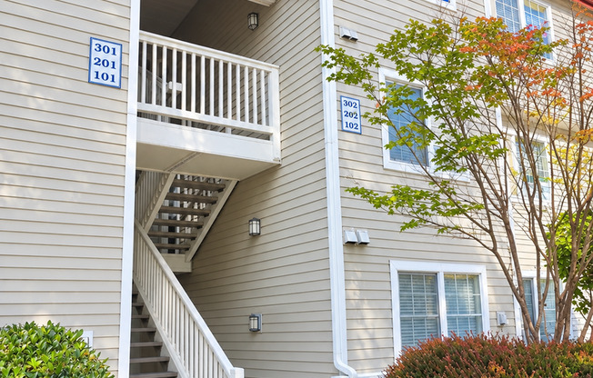 Welcome Home! Beautiful, Like-New 2-Bedroom Condo in a Convenient Location