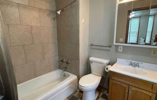 2 beds, 1 bath, $950