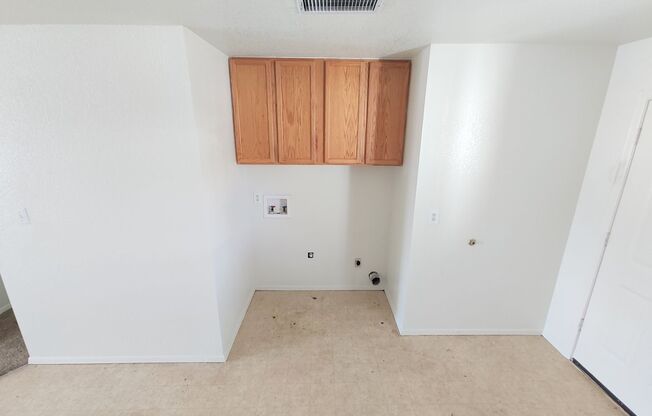 2 beds, 1 bath, 728 sqft, $975