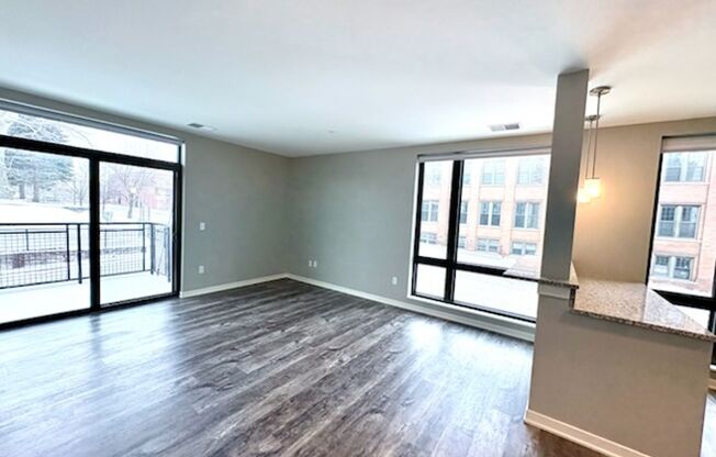 1 bed, 1 bath, 676 sqft, $1,425, Unit 225