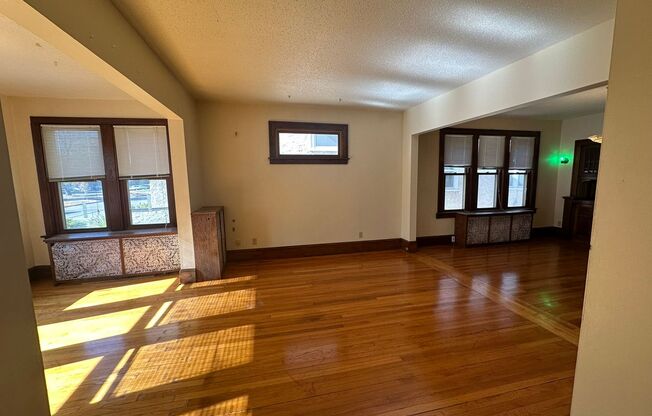 3 beds, 1 bath, $1,695