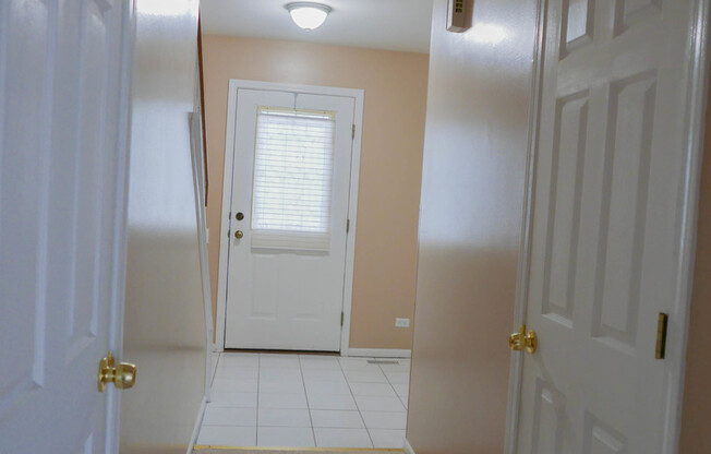 1428 W SAPPHIRE DR