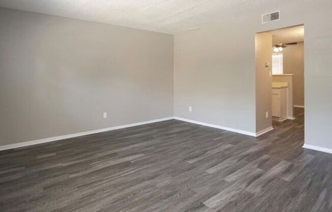 3 beds, 1.5 baths, 1,260 sqft, $1,150, Unit 114