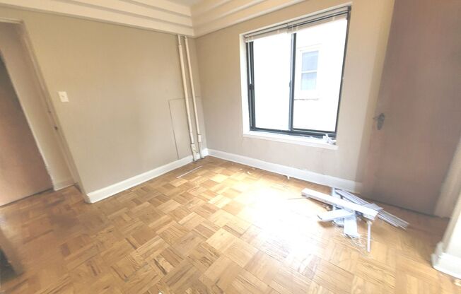 1 bed, 1 bath, $1,145, Unit 409