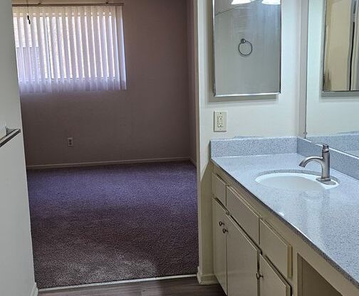 2 beds, 2 baths, 900 sqft, $2,600, Unit 230