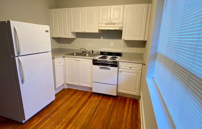 1 bed, 1 bath, 550 sqft, $1,600, Unit 963-415