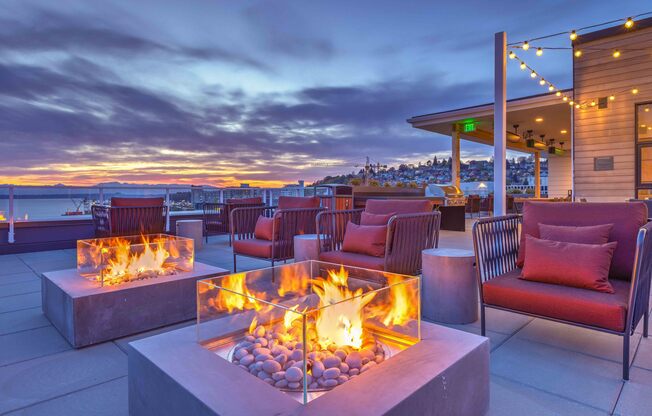 Rooftop Firepits witth amazing view at night