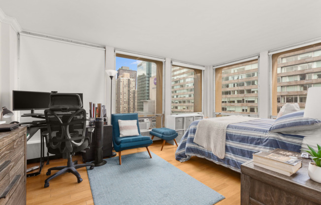 4 beds, 2 baths, 1,300 sqft, $9,000, Unit 15M