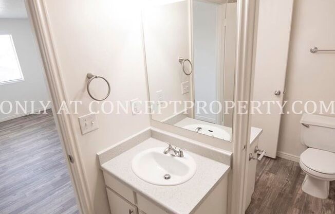 2 beds, 1.5 baths, 1,100 sqft, $1,299, Unit 4062 11