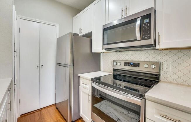 1 bed, 1 bath, $1,700, Unit # #K 1012