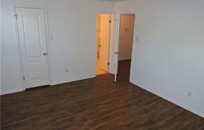 3 beds, 1 bath, $1,600