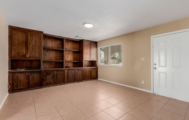 CHARMING 3 BEDROOM HOME IN PHOENIX!