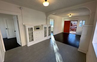 2 beds, 1 bath, $2,395, Unit 2030 S 3rd Ave