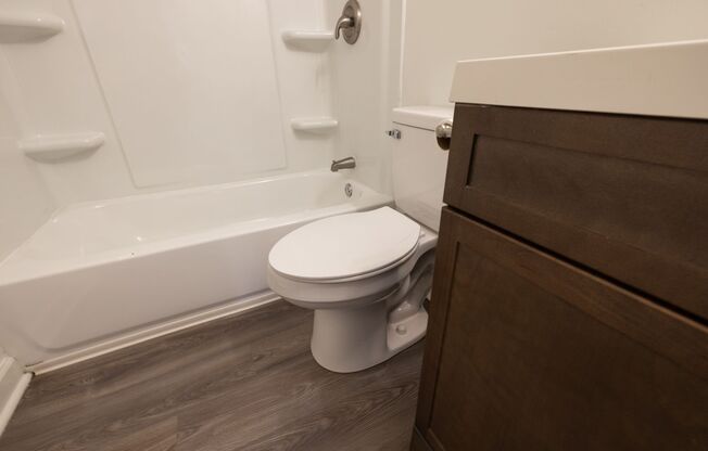 2 beds, 1 bath, $930, Unit Unit 1D