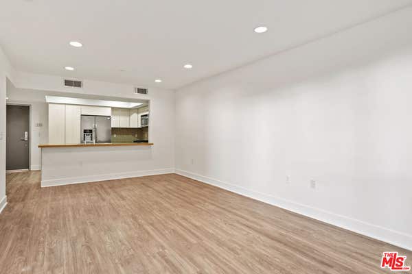 10473 SANTA MONICA BLVD