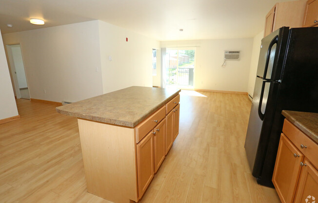 2 beds, 1 bath, 979 sqft, $1,005, Unit 207