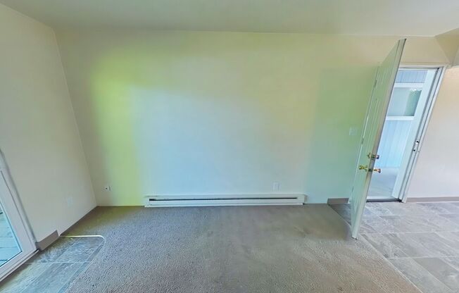 2 Bedroom Apartment ~ Close to Campus ~ Cat Friendly