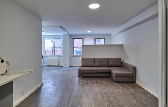 Studio, 1 bath, 516 sqft, $3,600, Unit 5-G