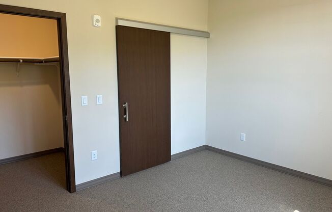 2 beds, 2 baths, 1,150 sqft, $1,935, Unit 5380300