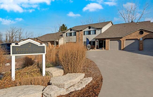 Welcome to River's Cove Apartment Homes