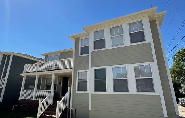 ***AVAILABLE AUGUST 2026*** 4 bed, 2 bath house LARGE GROUP OPTION : 18- 20!