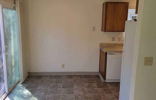 3 beds, 2 baths, $2,095