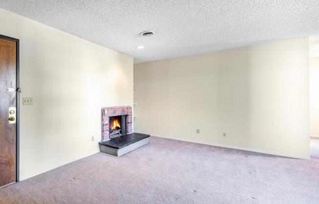 6520 DELMONICO DR