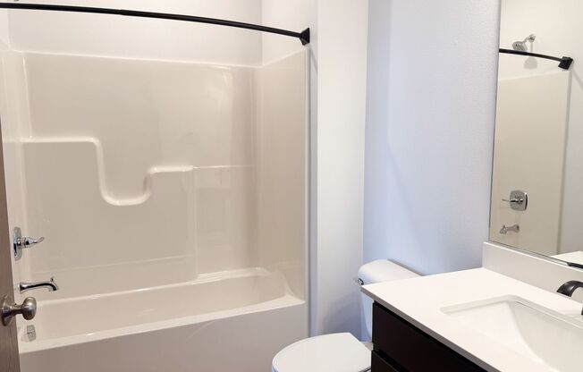 1 bed, 1 bath, 701 sqft, $1,295, Unit 203