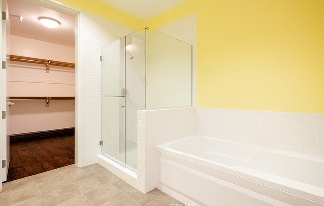 2 beds, 2 baths, 1,320 sqft, $3,850, Unit 1603