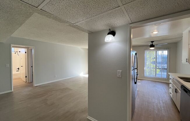 1 bed, 1 bath, 700 sqft, $1,698, Unit 112
