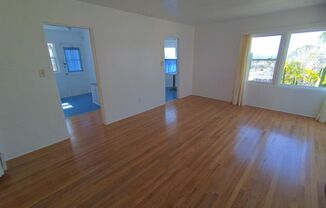 2 beds, 1 bath, $3,895