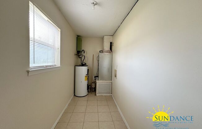 2 beds, 1 bath, $1,195