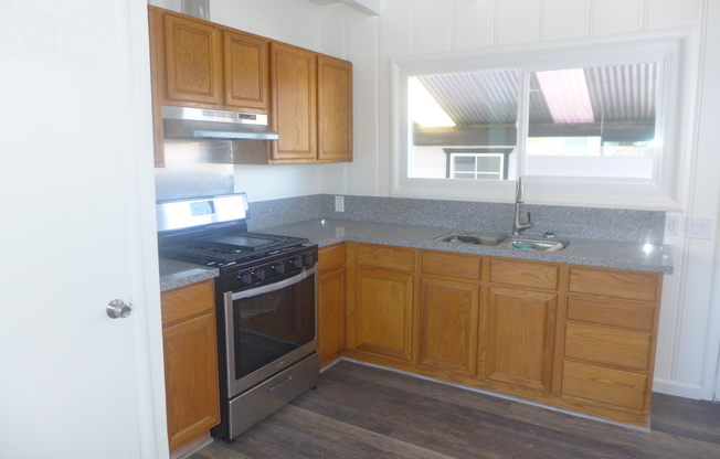 2 beds, 1 bath, $2,900