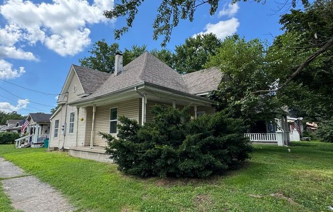 Cozy 1 bedroom duplex for rent!