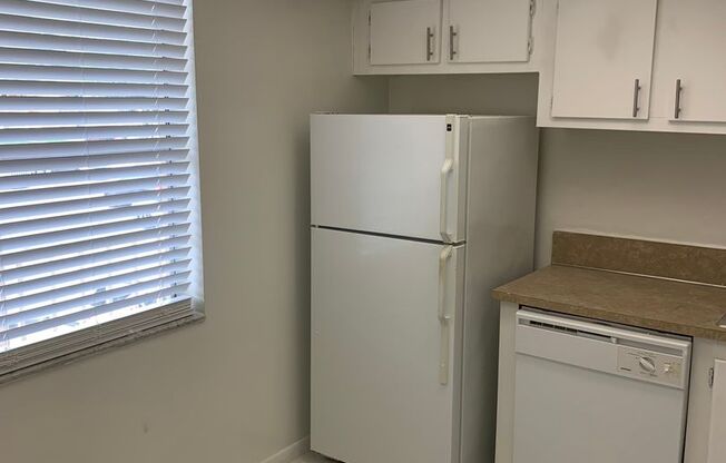 1 bed, 1 bath, 725 sqft, $1,695, Unit V214