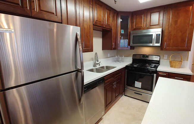 2 beds, 2 baths, 910 sqft, $2,895, Unit 406