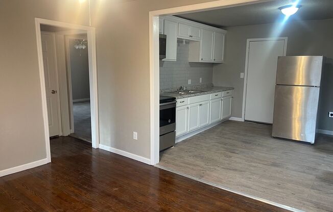 2 beds, 1 bath, $995