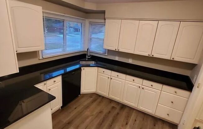 Welcome Home!!! Oak Park 3 bedroom brick ranch