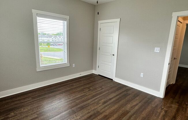 3 beds, 2.5 baths, 1,425 sqft, $1,880, Unit D101