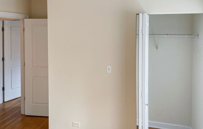 3 beds, 2.5 baths, 1,200 sqft, $3,300, Unit 3922-3