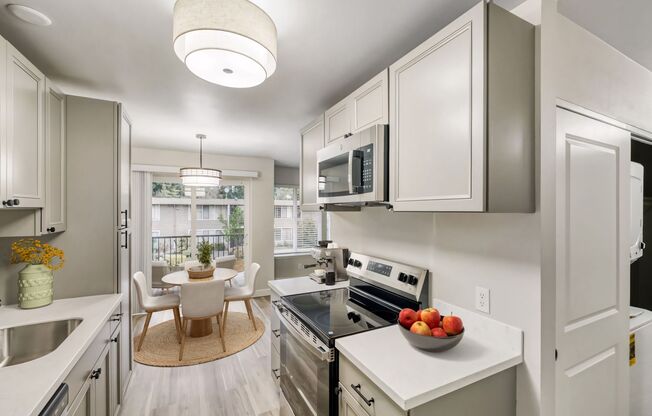 2 beds, 1 bath, 900 sqft, $2,150, Unit Apt. 101