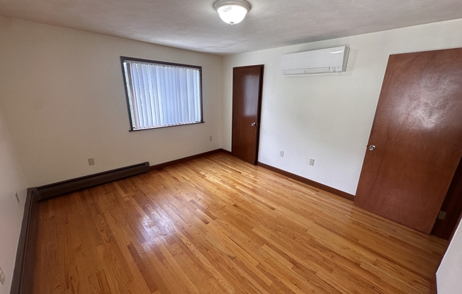 3 beds, 1 bath, 1,000 sqft, $3,000, Unit 2