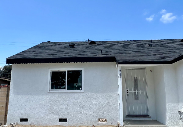 625 W WOODCREST AVE