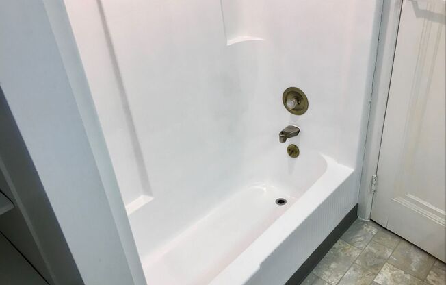 2 beds, 1 bath, 962 sqft, $1,525, Unit 1K