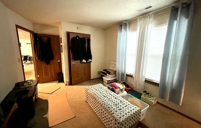 2 beds, 2 baths, $1,525, Unit 5