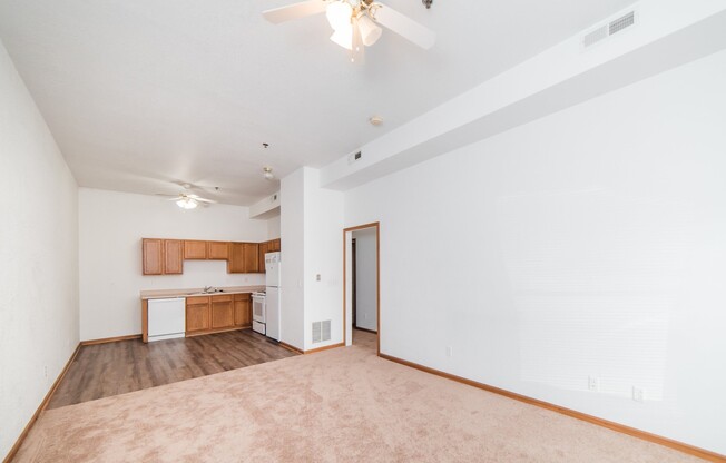 1 bed, 1 bath, 900 sqft, $840, Unit Unit 1005