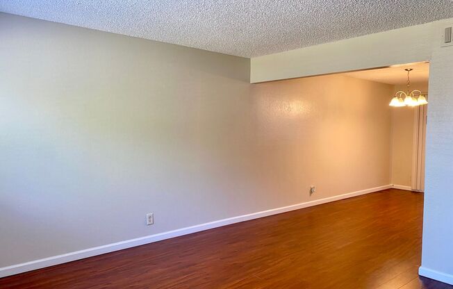 COMING SOON! $2790 - GORGEOUS 2 BEDROOM TOWNHOUSE IN PARKMONT AREA OF CENTRAL FREMONT